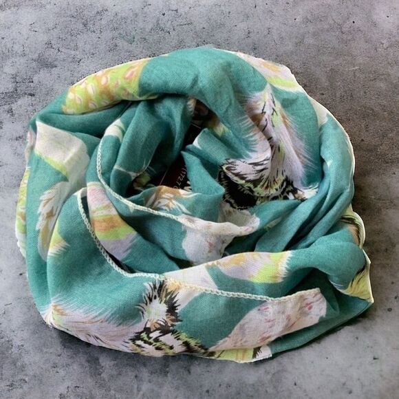 Feather pattern infinity scarf  - Picture 1 of 6